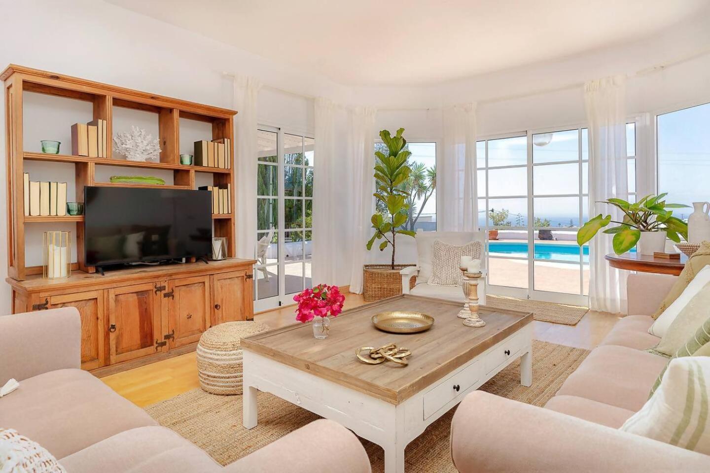 Amazing 3 Bedroom Ocean View With Pool Tias Exterior photo