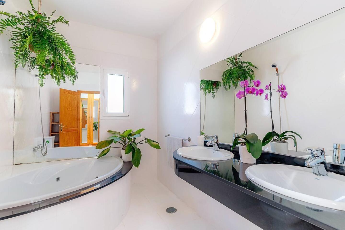 Amazing 3 Bedroom Ocean View With Pool Tias Exterior photo